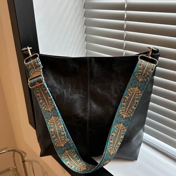 Boho Retro Vegan Leather Crossbody Shoulder Bag - Stylish, Water-Resistant - Picture 1 of 5